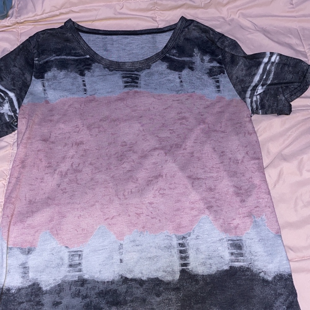 Size medium Etsy shirt